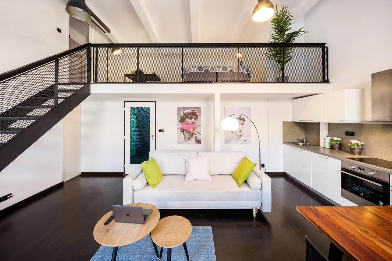2-Level Apartments On Krizikova Near The Metro 프라하 외부 사진