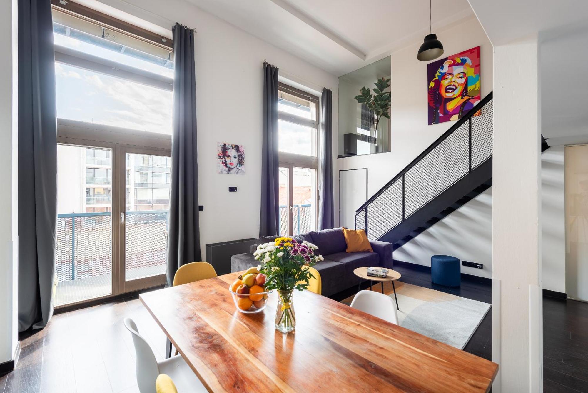 2-Level Apartments On Krizikova Near The Metro 프라하 외부 사진