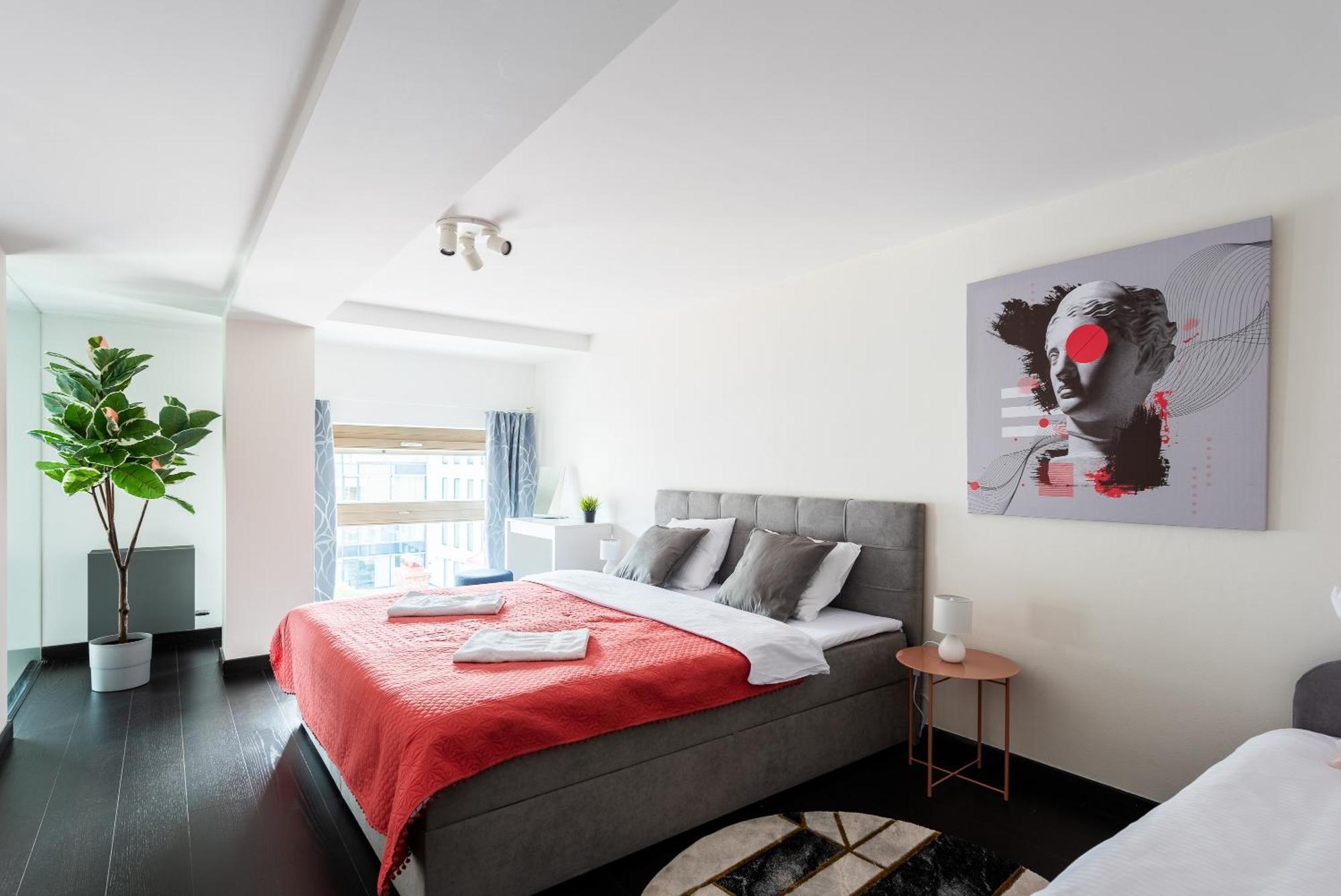 2-Level Apartments On Krizikova Near The Metro 프라하 외부 사진