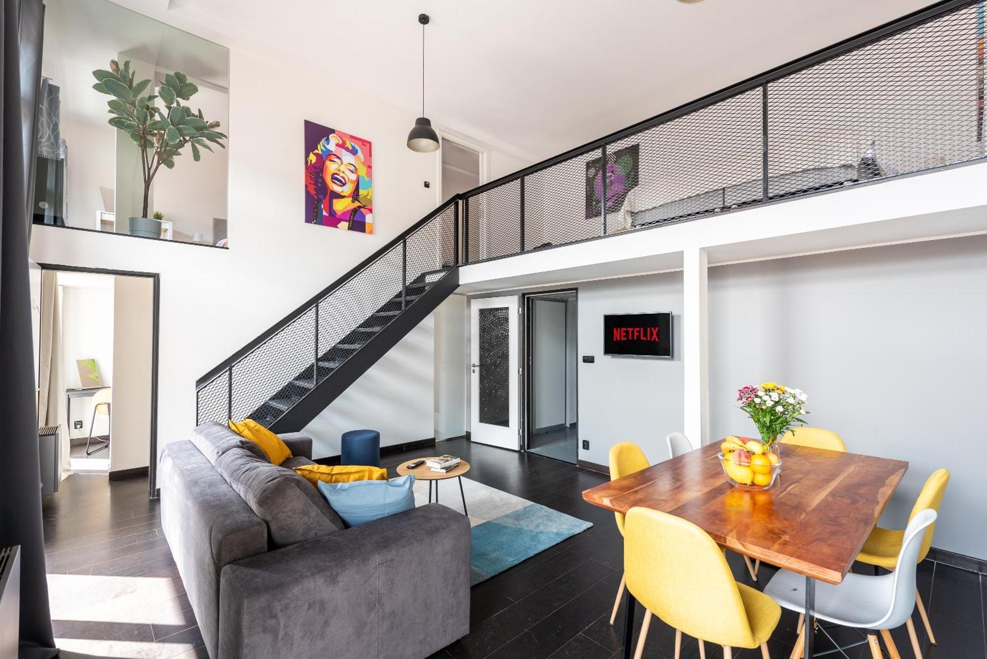 2-Level Apartments On Krizikova Near The Metro 프라하 외부 사진