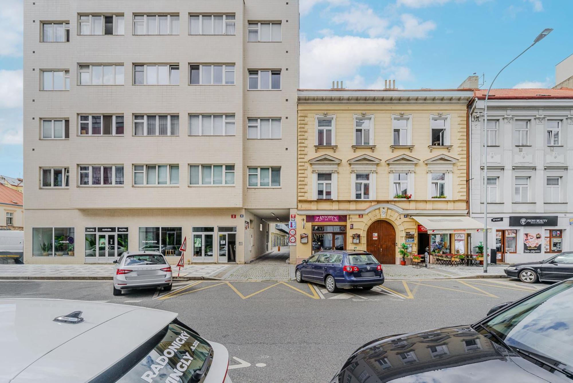 2-Level Apartments On Krizikova Near The Metro 프라하 외부 사진